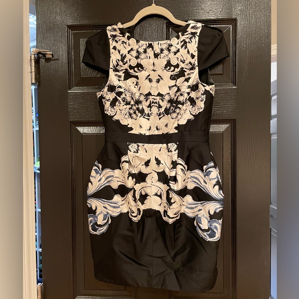 Tibi Rococo print backless mini dress with open back and cap sleeves. Size 4